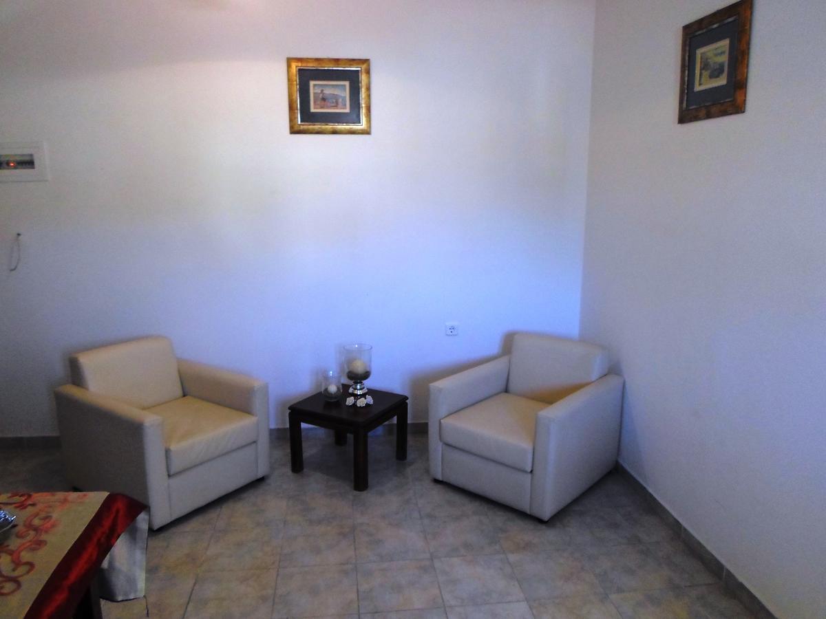 Nikki'S Studios & Apartments Moraitika Bagian luar foto