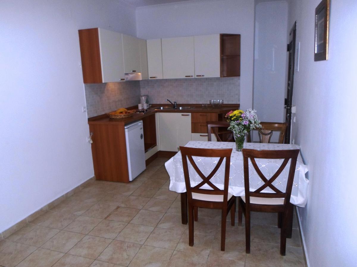 Nikki'S Studios & Apartments Moraitika Bagian luar foto